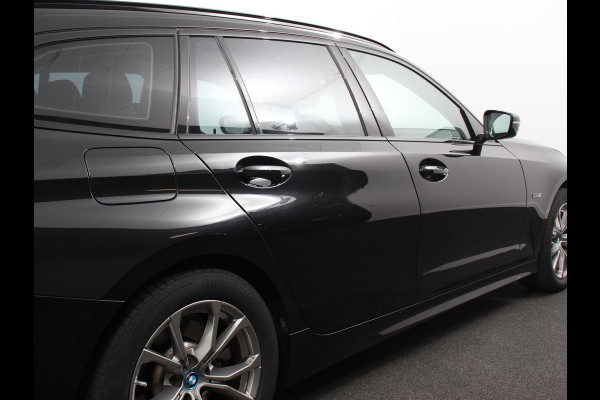 BMW 3 Serie Touring 330e Touring Sportline PHEV AUT Climate control | Adaptieve cruise control | Parkeersensoren | Navigatie | Sfeerverlichting | Stuur + stoelverwarming | Apple Carplay/ Android Auto BMW 3 Serie Touring 330e Touring Sportline PHEV AUT Climate control | Adaptieve cruise control | Parkeersensoren | Navigatie | Sfeerverlichting | Stuur + stoelverwarming | Apple Carplay/ Android Auto