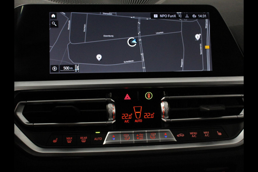 BMW 3 Serie Touring 330e Touring Sportline PHEV AUT Climate control | Adaptieve cruise control | Parkeersensoren | Navigatie | Sfeerverlichting | Stuur + stoelverwarming | Apple Carplay/ Android Auto BMW 3 Serie Touring 330e Touring Sportline PHEV AUT Climate control | Adaptieve cruise control | Parkeersensoren | Navigatie | Sfeerverlichting | Stuur + stoelverwarming | Apple Carplay/ Android Auto