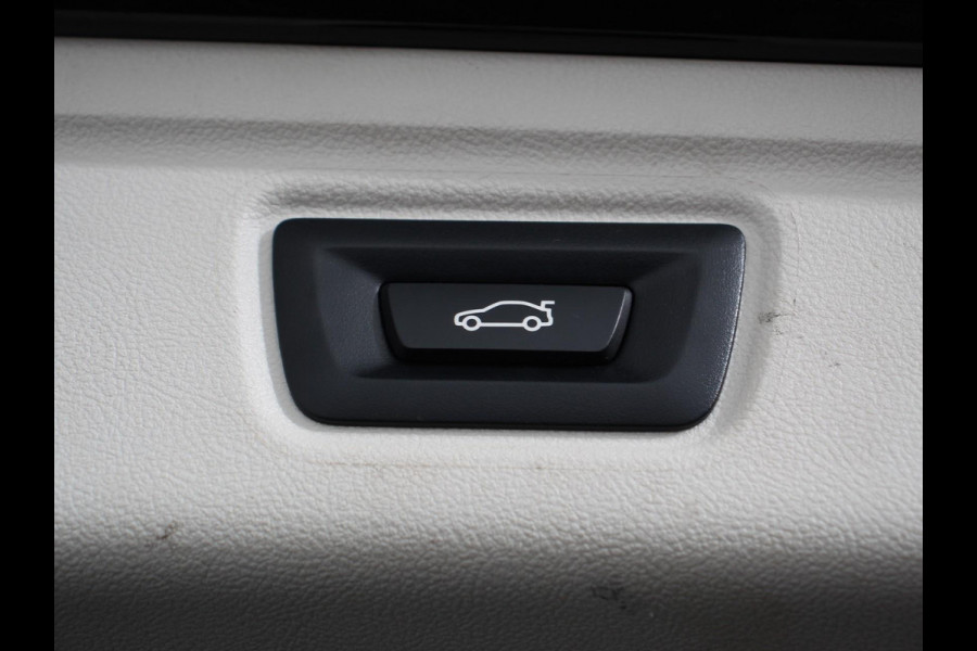 BMW 3 Serie Touring 330e Touring Sportline PHEV AUT Climate control | Adaptieve cruise control | Parkeersensoren | Navigatie | Sfeerverlichting | Stuur + stoelverwarming | Apple Carplay/ Android Auto BMW 3 Serie Touring 330e Touring Sportline PHEV AUT Climate control | Adaptieve cruise control | Parkeersensoren | Navigatie | Sfeerverlichting | Stuur + stoelverwarming | Apple Carplay/ Android Auto