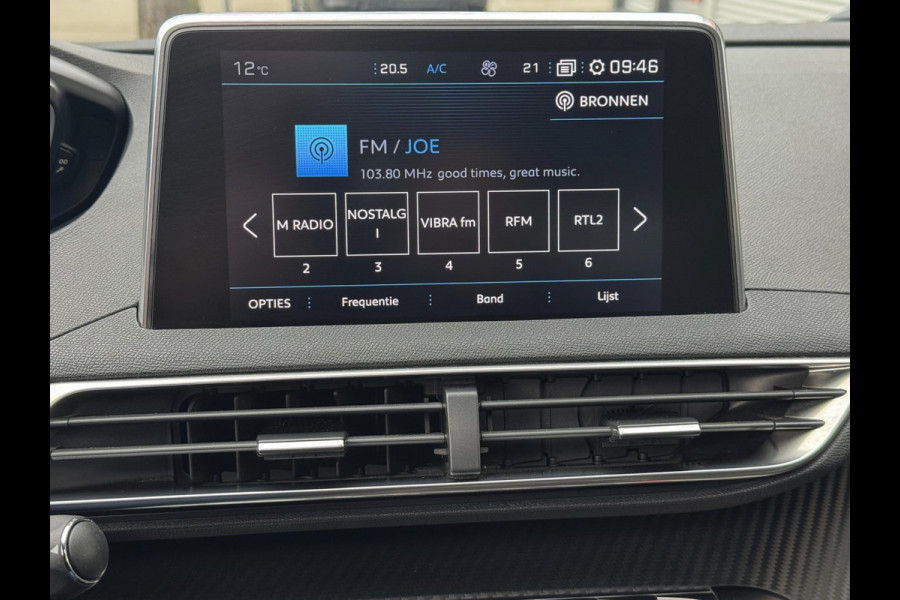 Peugeot 3008 1.2 PureTech Allure - Panorama dak I Navigatie I LED/Xenon I PDC /Camera I Airco I Sport velgen I Dealer onderhouden Peugeot 3008 1.2 PureTech Allure - Panorama dak I Navigatie I LED/Xenon I PDC /Camera I Airco I Sport velgen I Dealer onderhouden