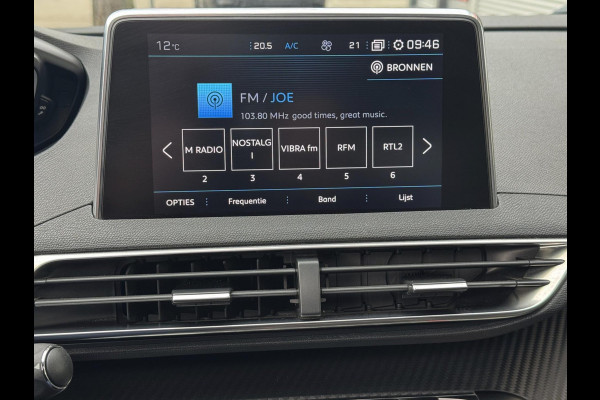 Peugeot 3008 1.2 PureTech Allure - Panorama dak I Navigatie I LED/Xenon I PDC /Camera I Airco I Sport velgen I Dealer onderhouden Peugeot 3008 1.2 PureTech Allure - Panorama dak I Navigatie I LED/Xenon I PDC /Camera I Airco I Sport velgen I Dealer onderhouden