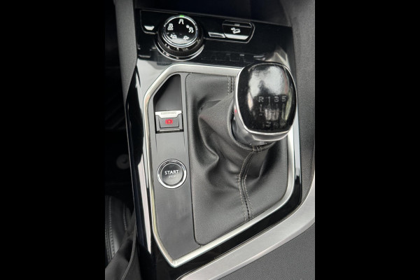 Peugeot 3008 1.2 PureTech Allure - Panorama dak I Navigatie I LED/Xenon I PDC /Camera I Airco I Sport velgen I Dealer onderhouden Peugeot 3008 1.2 PureTech Allure - Panorama dak I Navigatie I LED/Xenon I PDC /Camera I Airco I Sport velgen I Dealer onderhouden