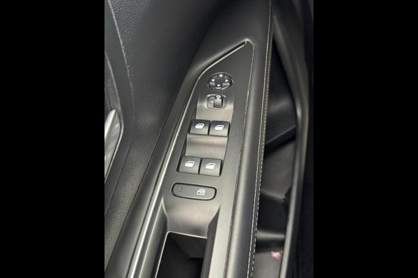 Peugeot 3008 1.2 PureTech Allure - Panorama dak I Navigatie I LED/Xenon I PDC /Camera I Airco I Sport velgen I Dealer onderhouden Peugeot 3008 1.2 PureTech Allure - Panorama dak I Navigatie I LED/Xenon I PDC /Camera I Airco I Sport velgen I Dealer onderhouden