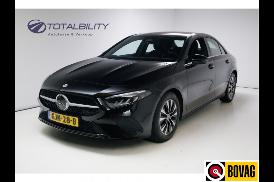 Mercedes-Benz A-Klasse 180 Star Edition | Facelift | 1/2 Leder | Sport stoelen | Led | Cruise control | Camera | PDC V+A, Stoelverwarming Mercedes-Benz A-Klasse 180 Star Edition | Facelift | 1/2 Leder | Sport stoelen | Led | Cruise control | Camera | PDC V+A, Stoelverwarming