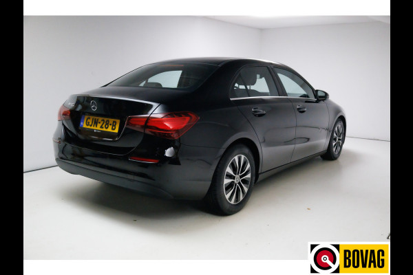 Mercedes-Benz A-Klasse 180 Star Edition | Facelift | 1/2 Leder | Sport stoelen | Led | Cruise control | Camera | PDC V+A, Stoelverwarming Mercedes-Benz A-Klasse 180 Star Edition | Facelift | 1/2 Leder | Sport stoelen | Led | Cruise control | Camera | PDC V+A, Stoelverwarming