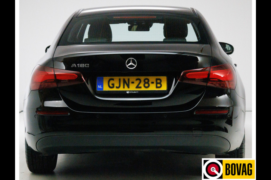 Mercedes-Benz A-Klasse 180 Star Edition | Facelift | 1/2 Leder | Sport stoelen | Led | Cruise control | Camera | PDC V+A, Stoelverwarming Mercedes-Benz A-Klasse 180 Star Edition | Facelift | 1/2 Leder | Sport stoelen | Led | Cruise control | Camera | PDC V+A, Stoelverwarming