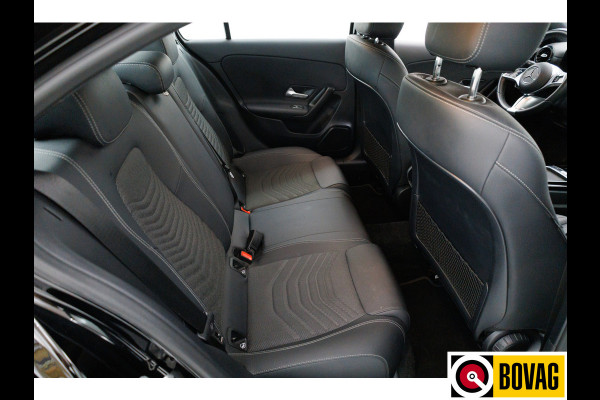 Mercedes-Benz A-Klasse 180 Star Edition | Facelift | 1/2 Leder | Sport stoelen | Led | Cruise control | Camera | PDC V+A, Stoelverwarming Mercedes-Benz A-Klasse 180 Star Edition | Facelift | 1/2 Leder | Sport stoelen | Led | Cruise control | Camera | PDC V+A, Stoelverwarming