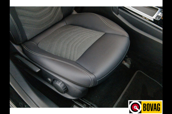 Mercedes-Benz A-Klasse 180 Star Edition | Facelift | 1/2 Leder | Sport stoelen | Led | Cruise control | Camera | PDC V+A, Stoelverwarming Mercedes-Benz A-Klasse 180 Star Edition | Facelift | 1/2 Leder | Sport stoelen | Led | Cruise control | Camera | PDC V+A, Stoelverwarming