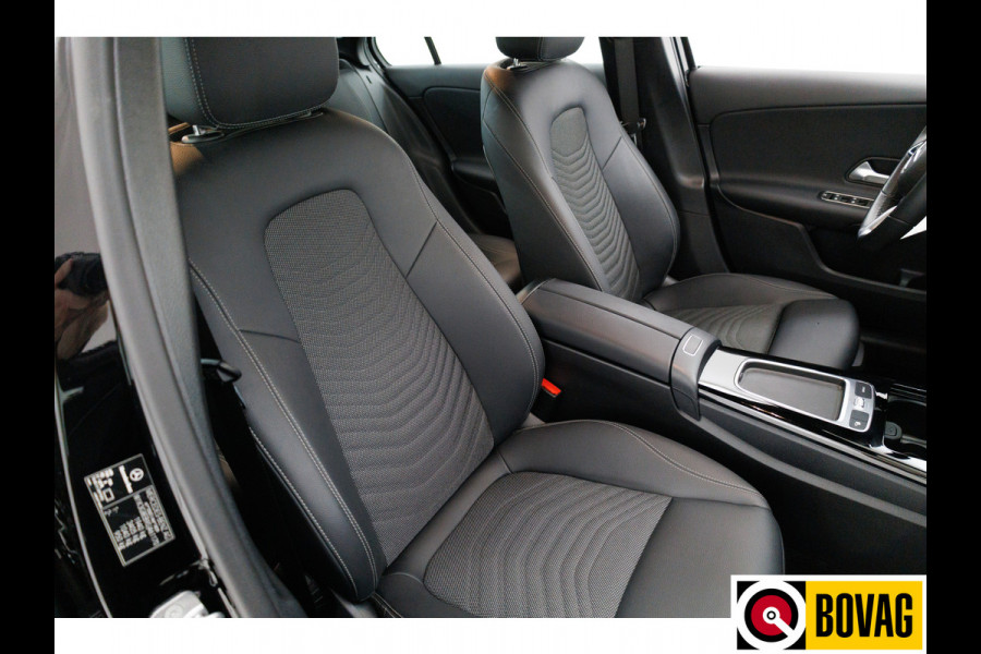 Mercedes-Benz A-Klasse 180 Star Edition | Facelift | 1/2 Leder | Sport stoelen | Led | Cruise control | Camera | PDC V+A, Stoelverwarming Mercedes-Benz A-Klasse 180 Star Edition | Facelift | 1/2 Leder | Sport stoelen | Led | Cruise control | Camera | PDC V+A, Stoelverwarming
