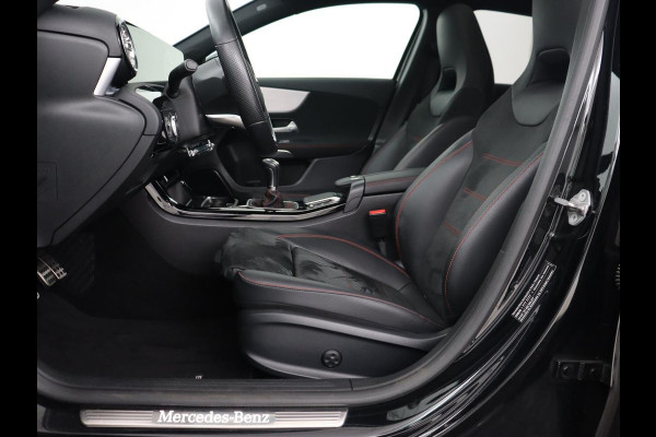 Mercedes-Benz A-Klasse 160 AMG | Panoramadak | Carplay | Matrix LED | Memory | Stoelverwarming | Leder/Alcantara | Sfeerverlichting | Keyless | Widescreen | Navigatie | Camera Mercedes-Benz A-Klasse 160 AMG | Panoramadak | Carplay | Matrix LED | Memory | Stoelverwarming | Leder/Alcantara | Sfeerverlichting | Keyless | Widescreen | Navigatie | Camera