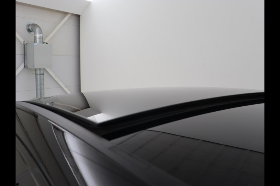 Mercedes-Benz A-Klasse 160 AMG | Panoramadak | Carplay | Matrix LED | Memory | Stoelverwarming | Leder/Alcantara | Sfeerverlichting | Keyless | Widescreen | Navigatie | Camera Mercedes-Benz A-Klasse 160 AMG | Panoramadak | Carplay | Matrix LED | Memory | Stoelverwarming | Leder/Alcantara | Sfeerverlichting | Keyless | Widescreen | Navigatie | Camera