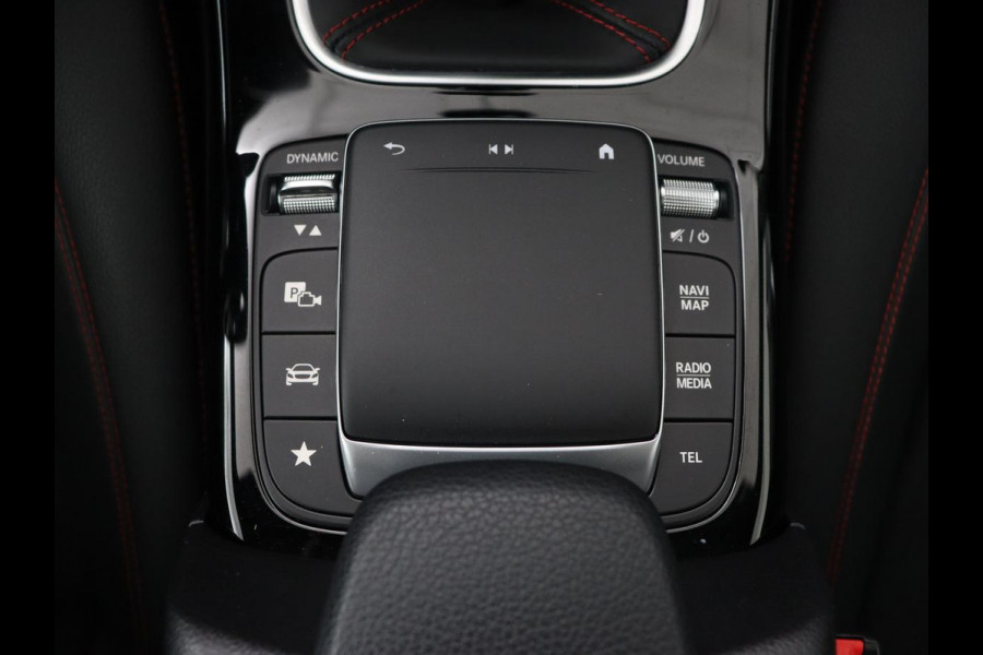 Mercedes-Benz A-Klasse 160 AMG | Panoramadak | Carplay | Matrix LED | Memory | Stoelverwarming | Leder/Alcantara | Sfeerverlichting | Keyless | Widescreen | Navigatie | Camera Mercedes-Benz A-Klasse 160 AMG | Panoramadak | Carplay | Matrix LED | Memory | Stoelverwarming | Leder/Alcantara | Sfeerverlichting | Keyless | Widescreen | Navigatie | Camera