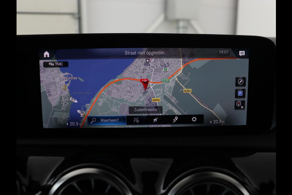 Mercedes-Benz A-Klasse 160 AMG | Panoramadak | Carplay | Matrix LED | Memory | Stoelverwarming | Leder/Alcantara | Sfeerverlichting | Keyless | Widescreen | Navigatie | Camera Mercedes-Benz A-Klasse 160 AMG | Panoramadak | Carplay | Matrix LED | Memory | Stoelverwarming | Leder/Alcantara | Sfeerverlichting | Keyless | Widescreen | Navigatie | Camera