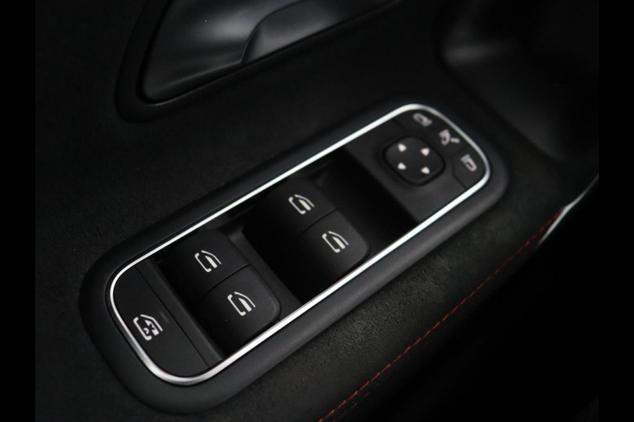 Mercedes-Benz A-Klasse 160 AMG | Panoramadak | Carplay | Matrix LED | Memory | Stoelverwarming | Leder/Alcantara | Sfeerverlichting | Keyless | Widescreen | Navigatie | Camera Mercedes-Benz A-Klasse 160 AMG | Panoramadak | Carplay | Matrix LED | Memory | Stoelverwarming | Leder/Alcantara | Sfeerverlichting | Keyless | Widescreen | Navigatie | Camera