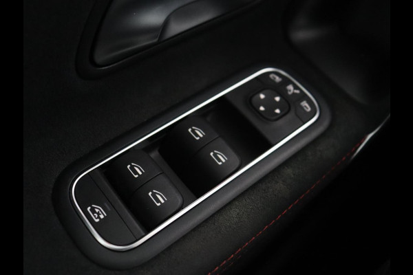 Mercedes-Benz A-Klasse 160 AMG | Panoramadak | Carplay | Matrix LED | Memory | Stoelverwarming | Leder/Alcantara | Sfeerverlichting | Keyless | Widescreen | Navigatie | Camera Mercedes-Benz A-Klasse 160 AMG | Panoramadak | Carplay | Matrix LED | Memory | Stoelverwarming | Leder/Alcantara | Sfeerverlichting | Keyless | Widescreen | Navigatie | Camera