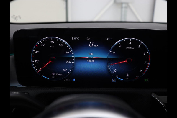 Mercedes-Benz A-Klasse 160 AMG | Panoramadak | Carplay | Matrix LED | Memory | Stoelverwarming | Leder/Alcantara | Sfeerverlichting | Keyless | Widescreen | Navigatie | Camera Mercedes-Benz A-Klasse 160 AMG | Panoramadak | Carplay | Matrix LED | Memory | Stoelverwarming | Leder/Alcantara | Sfeerverlichting | Keyless | Widescreen | Navigatie | Camera
