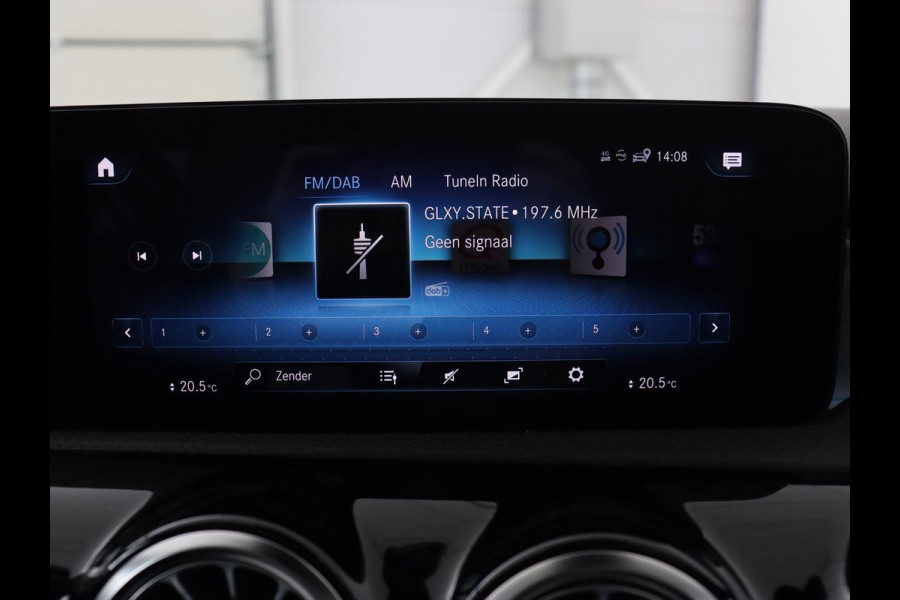 Mercedes-Benz A-Klasse 160 AMG | Panoramadak | Carplay | Matrix LED | Memory | Stoelverwarming | Leder/Alcantara | Sfeerverlichting | Keyless | Widescreen | Navigatie | Camera Mercedes-Benz A-Klasse 160 AMG | Panoramadak | Carplay | Matrix LED | Memory | Stoelverwarming | Leder/Alcantara | Sfeerverlichting | Keyless | Widescreen | Navigatie | Camera