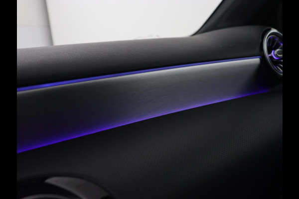 Mercedes-Benz A-Klasse 160 AMG | Panoramadak | Carplay | Matrix LED | Memory | Stoelverwarming | Leder/Alcantara | Sfeerverlichting | Keyless | Widescreen | Navigatie | Camera Mercedes-Benz A-Klasse 160 AMG | Panoramadak | Carplay | Matrix LED | Memory | Stoelverwarming | Leder/Alcantara | Sfeerverlichting | Keyless | Widescreen | Navigatie | Camera