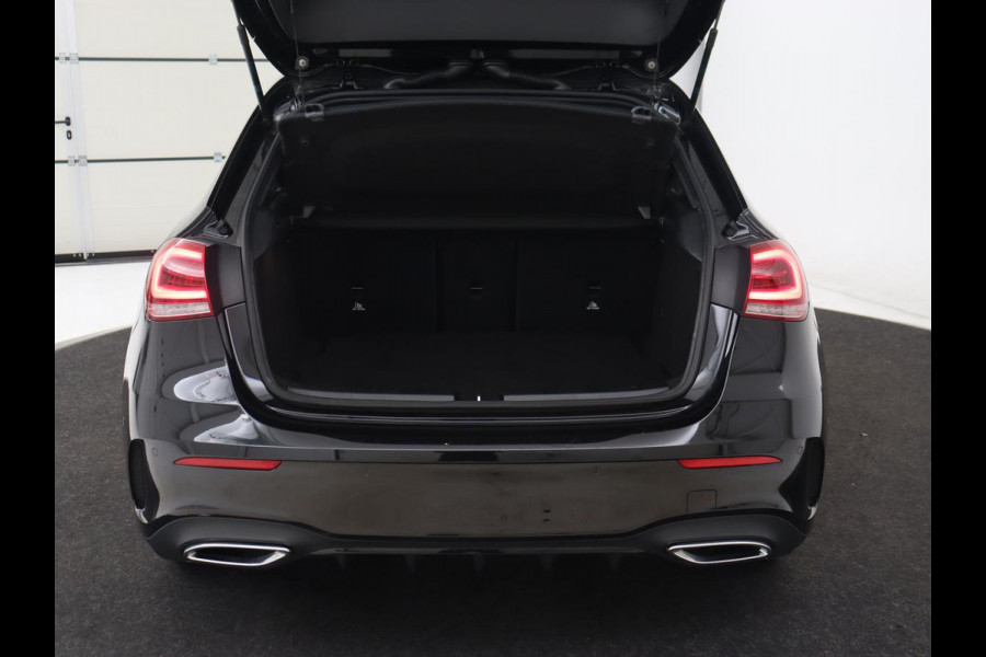 Mercedes-Benz A-Klasse 160 AMG | Panoramadak | Carplay | Matrix LED | Memory | Stoelverwarming | Leder/Alcantara | Sfeerverlichting | Keyless | Widescreen | Navigatie | Camera Mercedes-Benz A-Klasse 160 AMG | Panoramadak | Carplay | Matrix LED | Memory | Stoelverwarming | Leder/Alcantara | Sfeerverlichting | Keyless | Widescreen | Navigatie | Camera