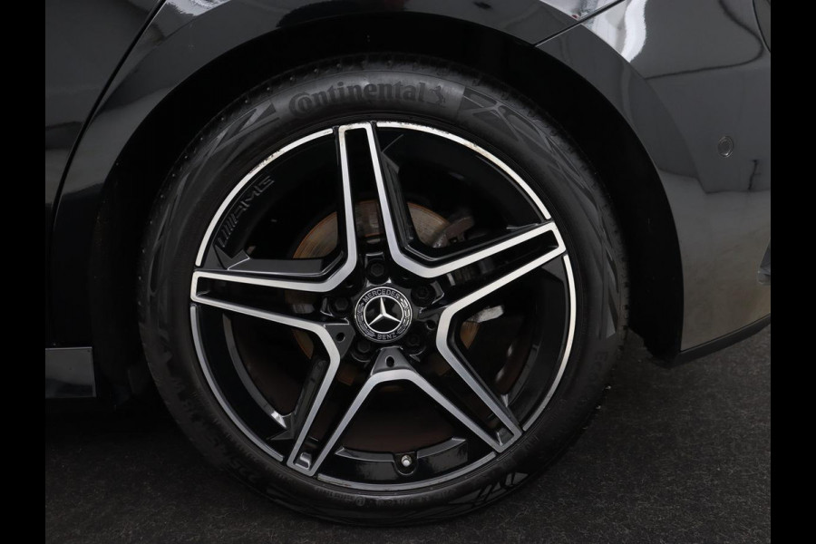 Mercedes-Benz A-Klasse 160 AMG | Panoramadak | Carplay | Matrix LED | Memory | Stoelverwarming | Leder/Alcantara | Sfeerverlichting | Keyless | Widescreen | Navigatie | Camera Mercedes-Benz A-Klasse 160 AMG | Panoramadak | Carplay | Matrix LED | Memory | Stoelverwarming | Leder/Alcantara | Sfeerverlichting | Keyless | Widescreen | Navigatie | Camera