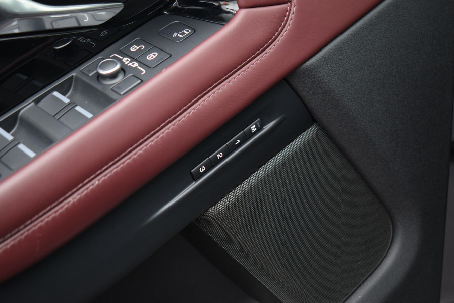 Land Rover Range Rover Evoque 2.0 P200 AWD R-Dynamic HSE | VOL! | Meridian | Leer | Stuur- en Stoelverw. Land Rover Range Rover Evoque 2.0 P200 AWD R-Dynamic HSE | VOL! | Meridian | Leer | Stuur- en Stoelverw.