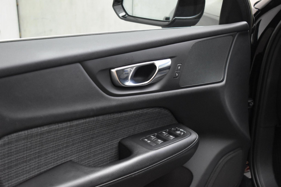 Volvo V60 B4 211PK Automaat Core / Navigatie / Achteruitrijcamera / Elektrische achterklep / LM Velgen / Elektr. Trekhaak / Parkeersensoren voor+achter Volvo V60 B4 211PK Automaat Core / Navigatie / Achteruitrijcamera / Elektrische achterklep / LM Velgen / Elektr. Trekhaak / Parkeersensoren voor+achter