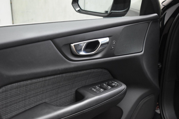 Volvo V60 B4 211PK Automaat Core / Navigatie / Achteruitrijcamera / Elektrische achterklep / LM Velgen / Elektr. Trekhaak / Parkeersensoren voor+achter Volvo V60 B4 211PK Automaat Core / Navigatie / Achteruitrijcamera / Elektrische achterklep / LM Velgen / Elektr. Trekhaak / Parkeersensoren voor+achter