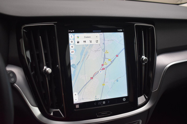 Volvo V60 B4 211PK Automaat Core / Navigatie / Achteruitrijcamera / Elektrische achterklep / LM Velgen / Elektr. Trekhaak / Parkeersensoren voor+achter Volvo V60 B4 211PK Automaat Core / Navigatie / Achteruitrijcamera / Elektrische achterklep / LM Velgen / Elektr. Trekhaak / Parkeersensoren voor+achter