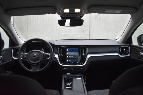 Volvo V60 B4 211PK Automaat Core / Navigatie / Achteruitrijcamera / Elektrische achterklep / LM Velgen / Elektr. Trekhaak / Parkeersensoren voor+achter Volvo V60 B4 211PK Automaat Core / Navigatie / Achteruitrijcamera / Elektrische achterklep / LM Velgen / Elektr. Trekhaak / Parkeersensoren voor+achter