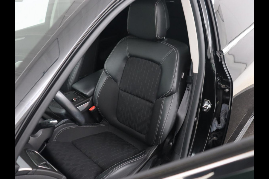 Renault Talisman 1.3 TCe Limited | 87.200km NAP | Carplay | Half leder | Navigatie | Parkeerhulp | Keyless | Climate control | DAB | Cruise control Renault Talisman 1.3 TCe Limited | 87.200km NAP | Carplay | Half leder | Navigatie | Parkeerhulp | Keyless | Climate control | DAB | Cruise control