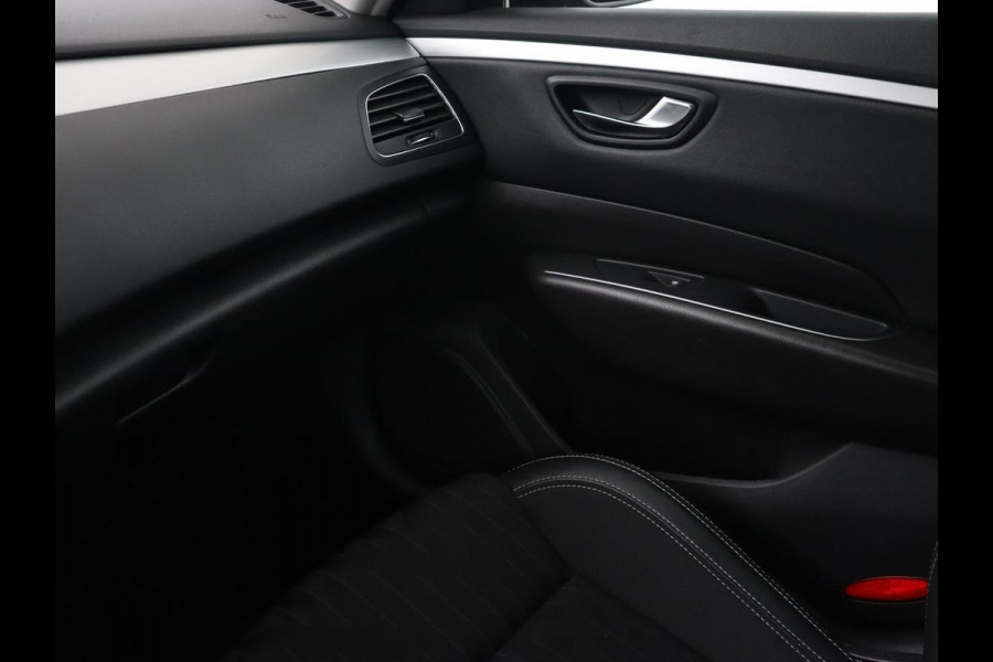 Renault Talisman 1.3 TCe Limited | 87.200km NAP | Carplay | Half leder | Navigatie | Parkeerhulp | Keyless | Climate control | DAB | Cruise control Renault Talisman 1.3 TCe Limited | 87.200km NAP | Carplay | Half leder | Navigatie | Parkeerhulp | Keyless | Climate control | DAB | Cruise control