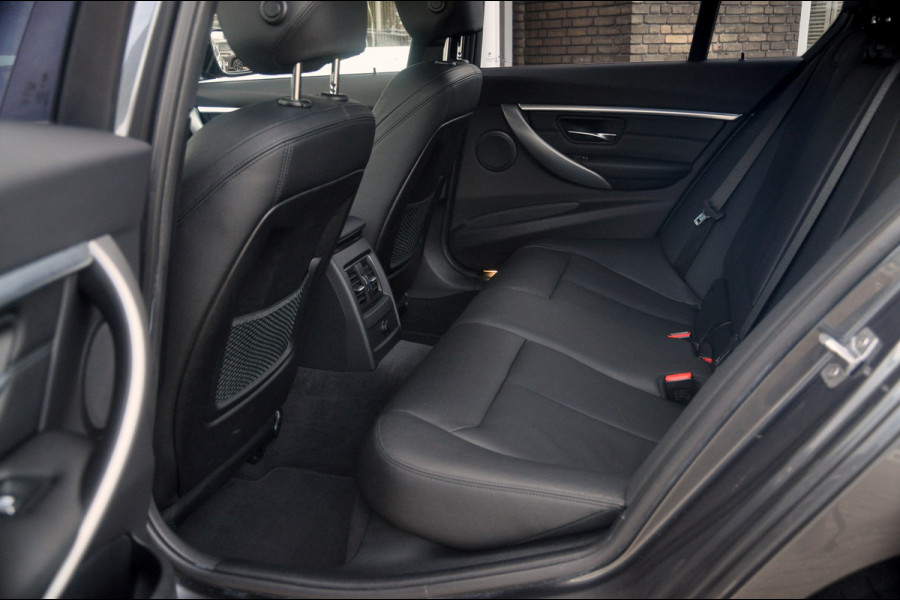 BMW 3-serie 340i M Sport Edition | Zeer nette staat! | NLse Auto | 53.800 km! BMW 3-serie 340i M Sport Edition | Zeer nette staat! | NLse Auto | 53.800 km!