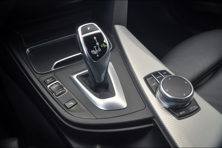 BMW 3-serie 340i M Sport Edition | Zeer nette staat! | NLse Auto | 53.800 km! BMW 3-serie 340i M Sport Edition | Zeer nette staat! | NLse Auto | 53.800 km!