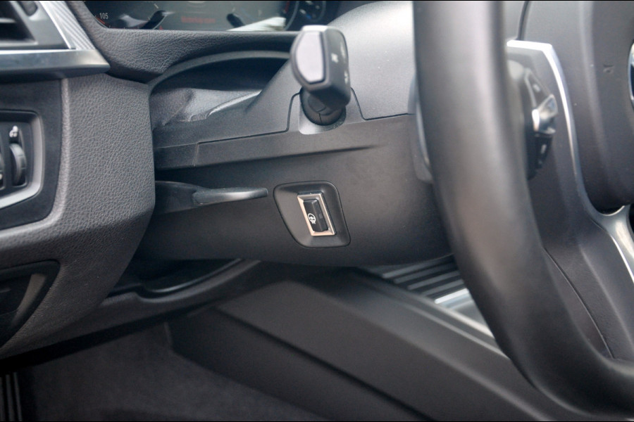 BMW 3-serie 340i M Sport Edition | Zeer nette staat! | NLse Auto | 53.800 km! BMW 3-serie 340i M Sport Edition | Zeer nette staat! | NLse Auto | 53.800 km!