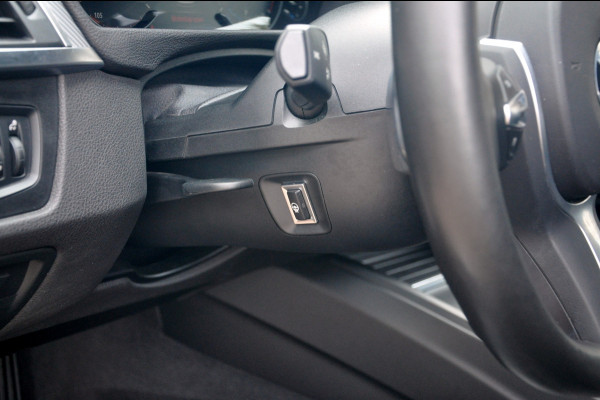 BMW 3-serie 340i M Sport Edition | Zeer nette staat! | NLse Auto | 53.800 km! BMW 3-serie 340i M Sport Edition | Zeer nette staat! | NLse Auto | 53.800 km!