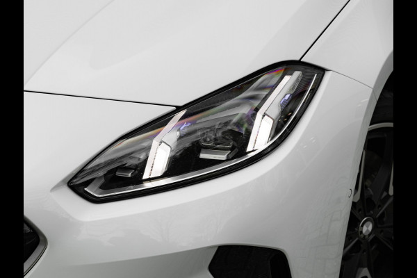 BMW 1-serie M135 xDrive - Pano - Trekhaak - Head-Up - Harman Kadon - Driving Ass