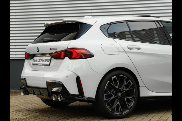 BMW 1-serie M135 xDrive - Pano - Trekhaak - Head-Up - Harman Kadon - Driving Ass