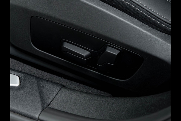 BMW 1-serie M135 xDrive - Pano - Trekhaak - Head-Up - Harman Kadon - Driving Ass