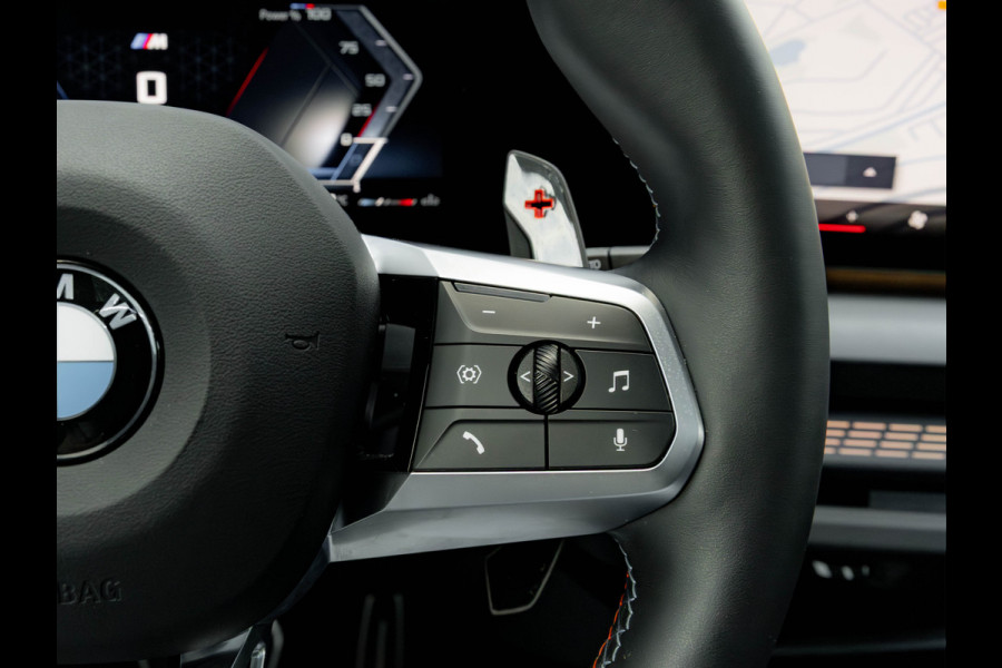 BMW 1-serie M135 xDrive - Pano - Trekhaak - Head-Up - Harman Kadon - Driving Ass