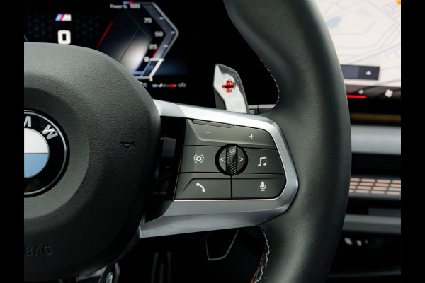 BMW 1-serie M135 xDrive - Pano - Trekhaak - Head-Up - Harman Kadon - Driving Ass