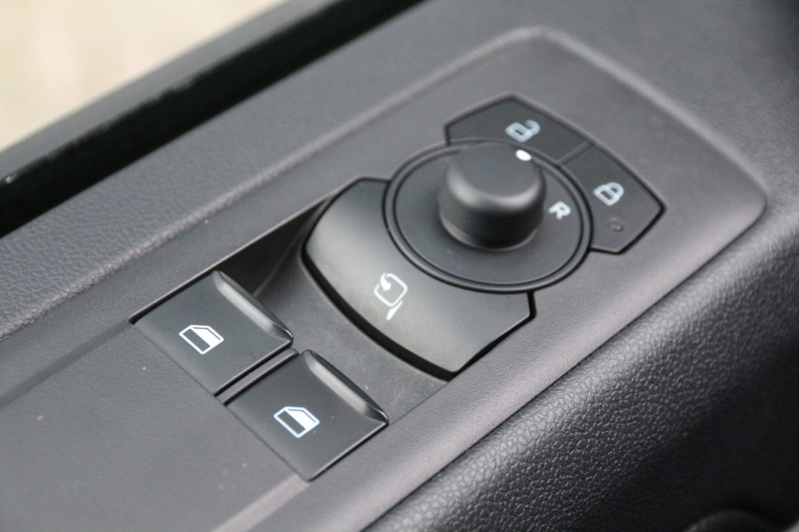 Ford Transit Custom 320 2.0 TDCI 136 | KAR-edition | L2H1 | LED | Camera | Navi | Clima.. Ford Transit Custom 320 2.0 TDCI 136 | KAR-edition | L2H1 | LED | Camera | Navi | Clima..