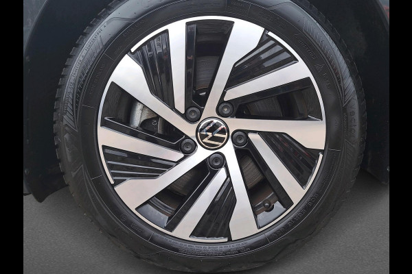 Volkswagen Golf 1.4 eHybrid Style | Blind Spot | ACC | DCC | Stoelen met geheugen functie | IQ Light |