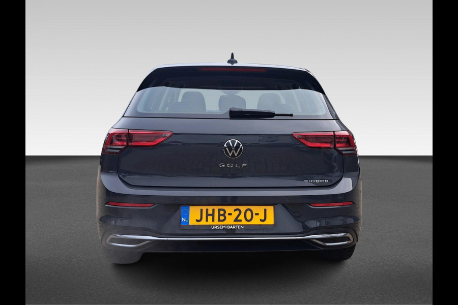 Volkswagen Golf 1.4 eHybrid Style | Blind Spot | ACC | DCC | Stoelen met geheugen functie | IQ Light |