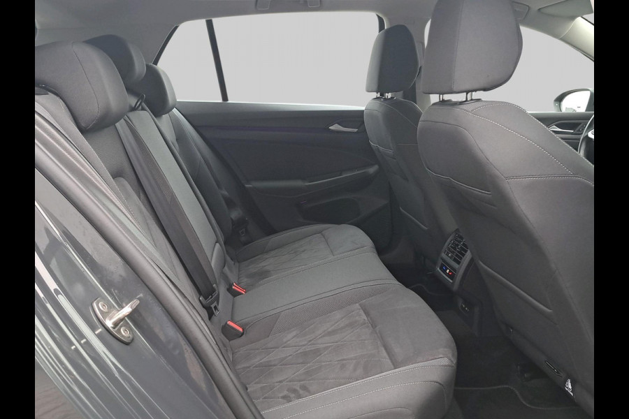 Volkswagen Golf 1.4 eHybrid Style | Blind Spot | ACC | DCC | Stoelen met geheugen functie | IQ Light |