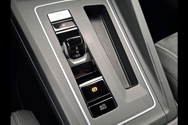 Volkswagen Golf 1.4 eHybrid Style | Blind Spot | ACC | DCC | Stoelen met geheugen functie | IQ Light |