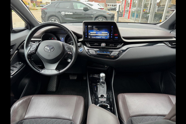 Toyota C-HR 1.8 Hybrid Executive | Stoelverwarming, Navigatie, Keyless, Leer/Stof, 18 Inch Toyota C-HR 1.8 Hybrid Executive | Stoelverwarming, Navigatie, Keyless, Leer/Stof, 18 Inch