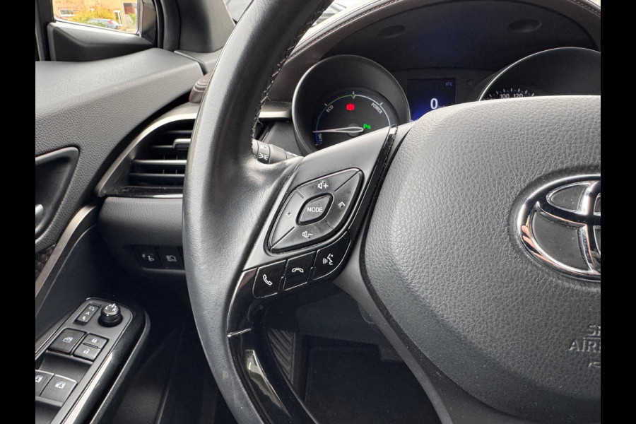 Toyota C-HR 1.8 Hybrid Executive | Stoelverwarming, Navigatie, Keyless, Leer/Stof, 18 Inch Toyota C-HR 1.8 Hybrid Executive | Stoelverwarming, Navigatie, Keyless, Leer/Stof, 18 Inch