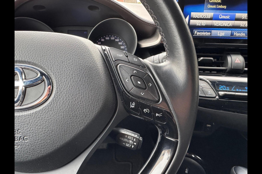 Toyota C-HR 1.8 Hybrid Executive | Stoelverwarming, Navigatie, Keyless, Leer/Stof, 18 Inch Toyota C-HR 1.8 Hybrid Executive | Stoelverwarming, Navigatie, Keyless, Leer/Stof, 18 Inch