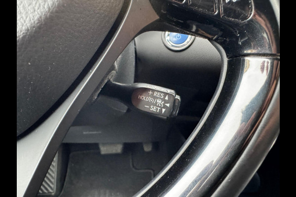 Toyota C-HR 1.8 Hybrid Executive | Stoelverwarming, Navigatie, Keyless, Leer/Stof, 18 Inch Toyota C-HR 1.8 Hybrid Executive | Stoelverwarming, Navigatie, Keyless, Leer/Stof, 18 Inch