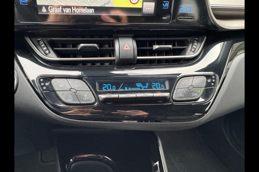 Toyota C-HR 1.8 Hybrid Executive | Stoelverwarming, Navigatie, Keyless, Leer/Stof, 18 Inch Toyota C-HR 1.8 Hybrid Executive | Stoelverwarming, Navigatie, Keyless, Leer/Stof, 18 Inch